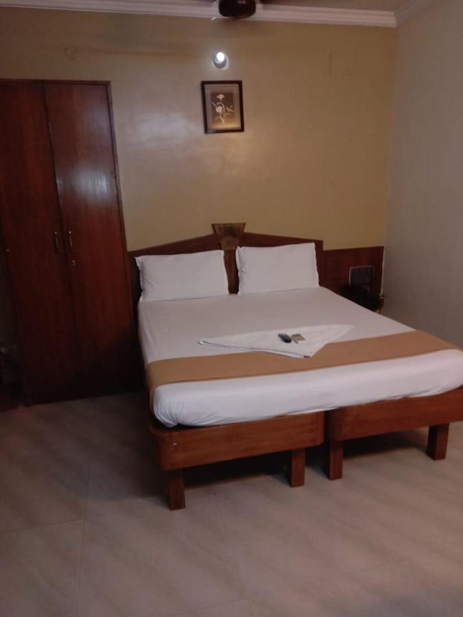 Central Residency Hotel Chennai Esterno foto