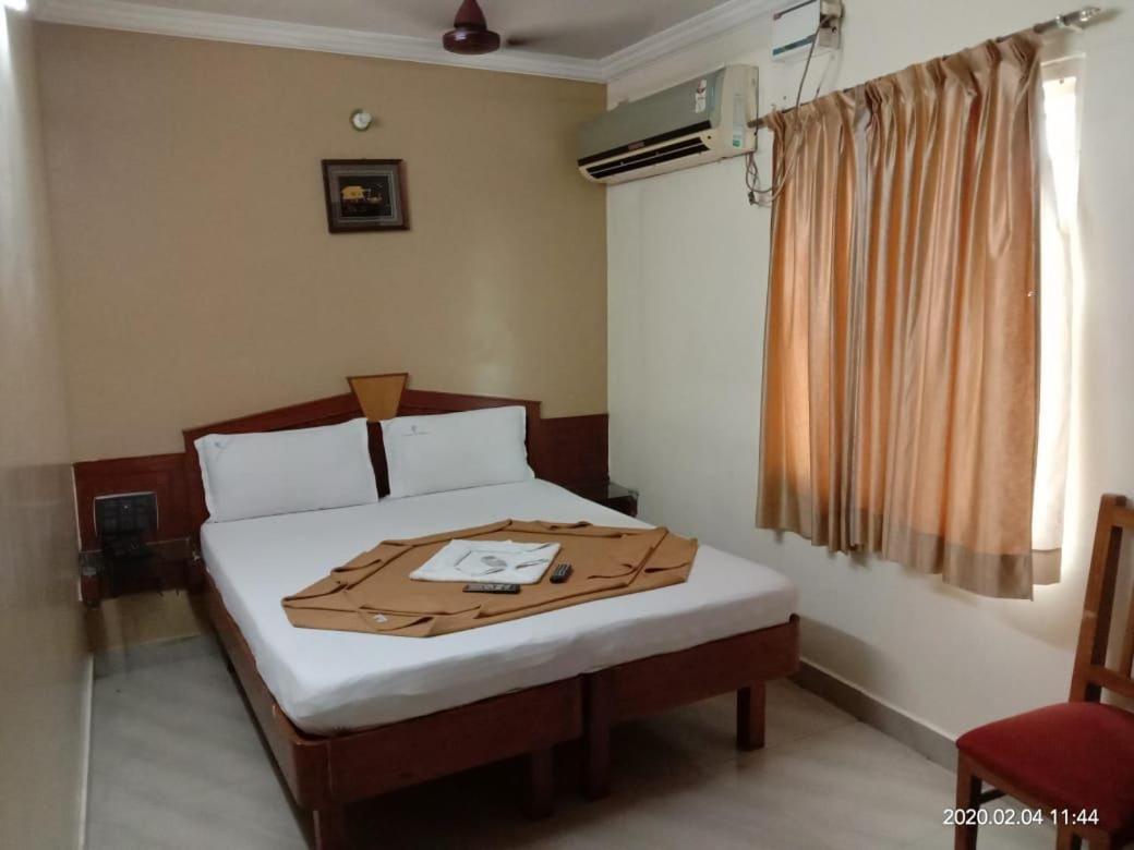 Central Residency Hotel Chennai Esterno foto